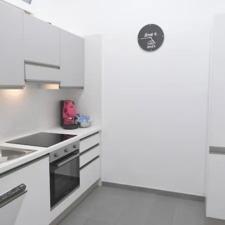 Stone House Sofia * 托雷安农齐亚塔